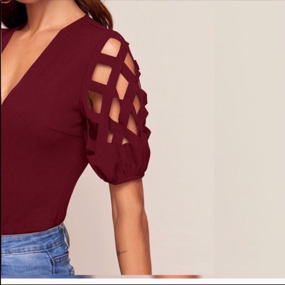 CUT-OUT SLEEVE LOW V NECK BLOUSE /TOP - Picture 4 of 8